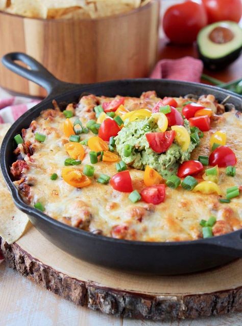 Taco Dip Recipe With Ground Beef, Ground Beef And Cream Cheese, Baked Taco Dip, Taco Dip With Ground Beef, Taco Dip With Meat, Hot Taco Dip, Dip With Ground Beef, Ground Beef Cream Cheese, Nachos Recipe Beef