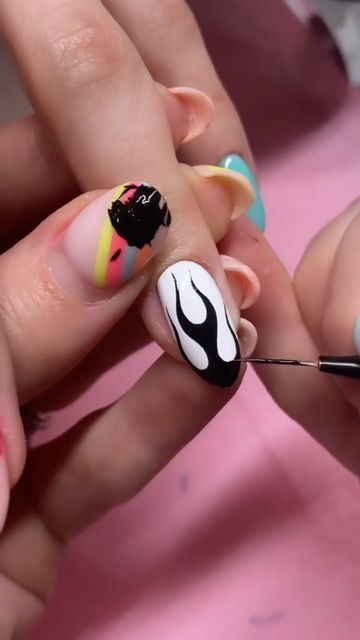 How To Do Flame Nails, Flame Nail Art Tutorial, Flame Nails Tutorial, Flame Design Nails, Flames Nail Art, Paint Flames, Fire Nail Art, Nail Art Designs Tutorial, Flame Nails