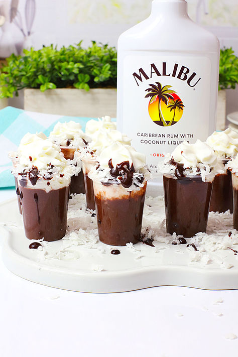 Malibu Rum Chocolate Pudding Shots Chocolate Pudding Shots, Pudding Shot Recipes, Shots Alcohol Recipes, Christmas Snack Mix, Jello Pudding Shots, Coconut Liqueur, Snickers Candy, Dessert Shooters, Pudding Shots