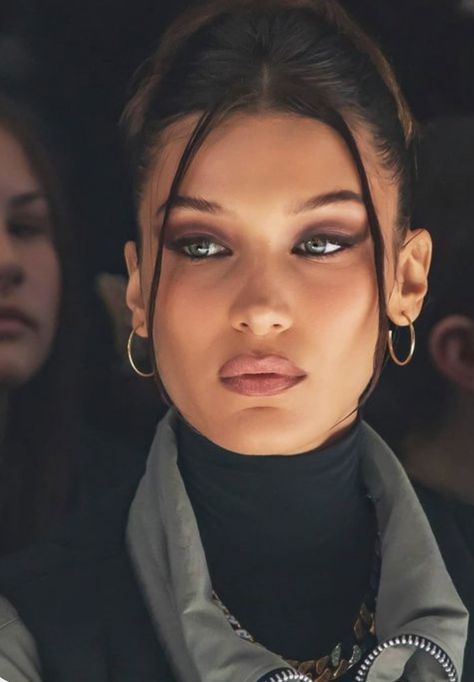 Bella Hadid Hair, Bella Hadid Makeup, Mrs Bella, Stile Kendall Jenner, Cat Eye Makeup, Bella Hadid Outfits, Bella Hadid Style, Hadid Style, Nose Job