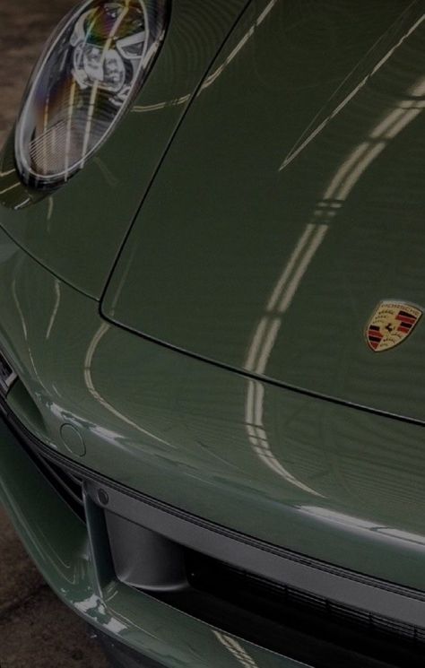 Forest Green Porsche, Green Ios 16, Dark Green Porsche, Porche Car, Toyota Trueno, Green Porsche, Olive Green Wallpaper, Cars Modified, Car Dream