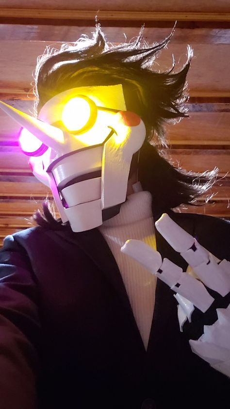 Ye Sun @ spamton's garbage can (ANYC K17) on Twitter: "wig: styled. dealmaker: equipped. shot: big… " Jevil Deltarune Cosplay, Deltarune Halloween, Spamton Cosplay, Spamton Fanart, Undertale Cosplay, Image Moto, Undertale Memes, Undertale Funny, Undertale Art