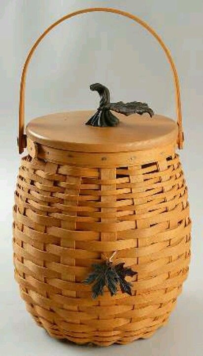 Longaberger pumpkin basket.  This is one of my favorite baskets in my collection. Longerberger Baskets, Longaberger Basket Ideas, Pretty Baskets, Pumpkin Basket, Bountiful Baskets, Beautiful Baskets, Longaberger Baskets, Nantucket Baskets, Basket Case