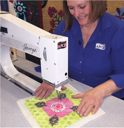 Quilting the Quilt: Appliqué dilemma | APQS Quilting Motifs, How To Quilt, Arm Machine, Free Motion Quilt Designs, Quilting Ideas, Free Motion Quilting, Appliqué Patch, Longarm Quilting, Applique Quilts