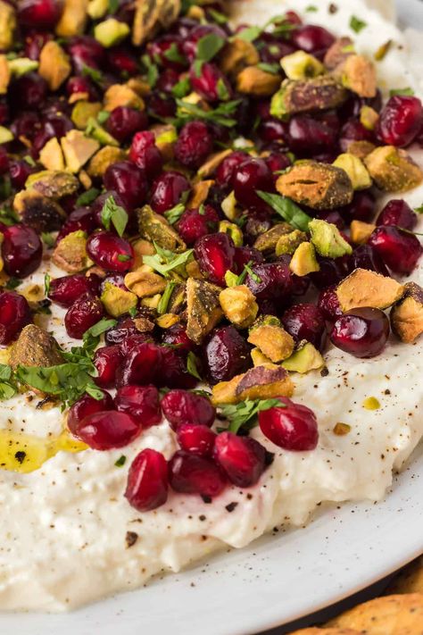 Whipped Feta Cheese topped with pomegranate arils and pistachios is a rich, flavorful spread that's ready in 5 minutes with little prep. It's an easy appetizer for game day, girls' nights and holidays! Whipped Feta Cheese, Baked Artichoke, Feta Cheese Recipes, Whipped Goat Cheese, Whipped Feta, Cheese Topping, No Cooking, Homemade Cheese, Cheese Appetizers