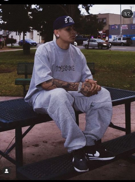 Cholo/chicano ouitfits Chicano Streetwear, Cholo Style Men Gangsters, Cholo Outfit Men, Gangster Outfit Men, Chicano Outfits Men, Cholo Style Men, West Coast Outfits, Chicano Outfits, Hiphop Outfit Men