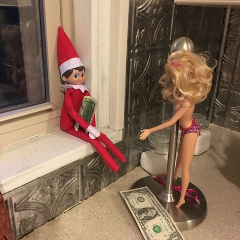 Banana Language, Elf Memes, Funny Puns For Kids, Roblox Cringe, Elf Ideas Easy, Bad Elf, Very Funny Gif, Barbie Funny, Awesome Elf On The Shelf Ideas