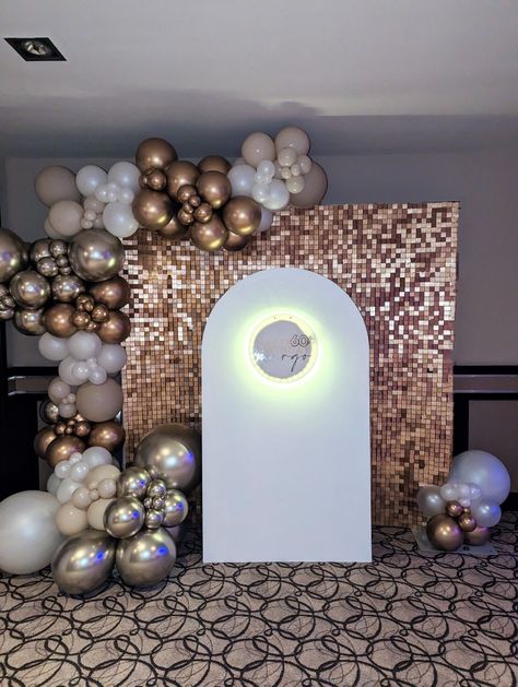 60th birthday party balloons, shimmer wall and sail board backdrop - glam backdrop - luxury balloons - party inspo 🥳✨ #goldenhour Gold Shimmer Background, Shimmer Wall, Birthday Party Balloon, Balloon Backdrop, 60th Birthday Party, Gold Balloons, Gold Shimmer, 60th Birthday, Balloon Garland