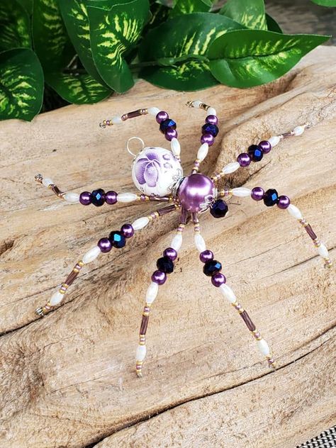 Christmas Spider Ornament with Christmas Spider Legend ~.~ Yule Spider Ornament, Diy Christmas Spider, Christmas Spider Ornament Diy, Christmas Spider Diy, Beading Animals, Beaded Shapes, Bead Spiders, Bead Spider, Spider Ornaments