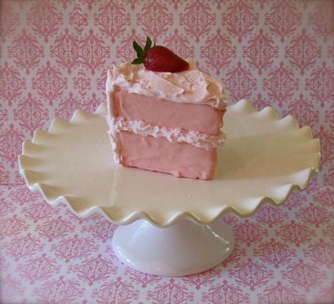 Strawberry Cake Slice, Cake Piece, Pretty Sweets, Faux Desserts, Fresh Strawberry Cake, Fake Cakes, Birthday Package, Rosette Cake, Slice Of Cake