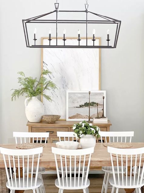 Coastal Dinning Room, Coastal Dining Room Table, Coastal Farmhouse Dining Room, Coastal Dining Chairs, Coastal Farmhouse Living Room, Modern Coastal Interior Design, Light Wood Dining Table, Dining Chair Makeover, Home Decor Spring