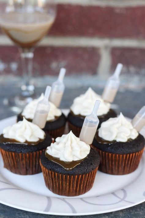 Alcohol Infused Cupcakes With Pipettes, Boosie Cupcakes, Boozy Cupcakes With Pipettes, Pipette Cupcakes, Boozy Deserts, Booze Cupcakes, Martini Cupcakes, Alcohol Cupcakes, Drunken Cupcakes