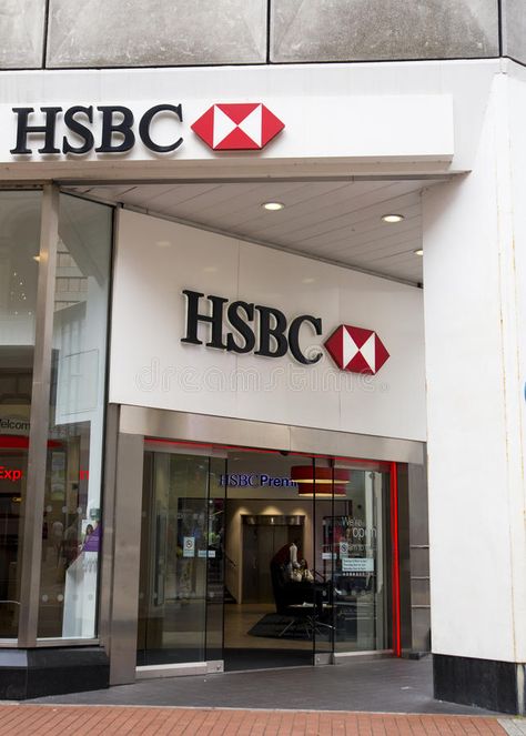 LEEDS, UK - 23 JULY 2015. A photograph of the HSBC Branch on Pa royalty free stock image Hsbc Logo, Bank Photo, Anthony James, Chase Bank Account, Hsbc Bank, Goals Board, Bank Logo, Banks Office, Open Banking