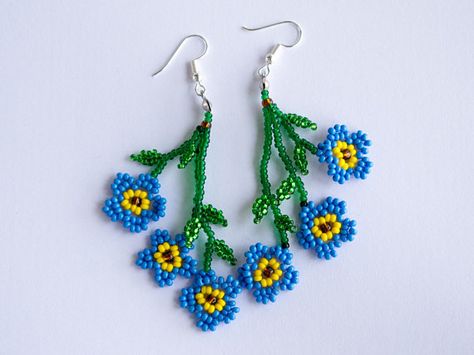 Beaded Pansy Earrings, Anting Manik, Beads Craft Jewelry, Diy Jewelry Projects, Beaded Jewlery, Spring Earrings, Bead Charms Diy, Forget Me Nots, Seed Bead Tutorial