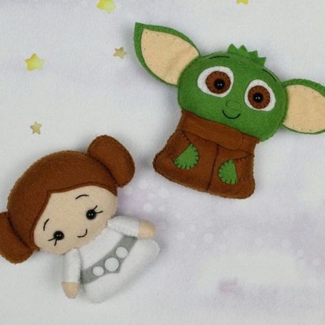 Felt Ornaments Patterns Free, Star Wars Felt, Star Wars Sewing, Diy Felt Christmas Ornaments, Star Wars Crafts, Baby Mobil, Felt Ornaments Patterns, Star Wars Diy, Felt Crafts Patterns