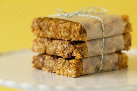 Homemade Clif Bars (No-Bake!) | Brown Eyed Baker Cliff Bar Recipe, Homemade Cliff Bars, Cliff Bars, Butter Crunch, Pizza Roll, Hiking Snacks, Clif Bars, Homemade Granola Bars, Rice Cereal