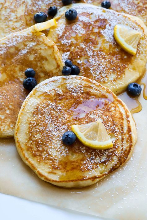 » Lemon Ricotta Pancakes Pancake Aesthetic, Sick Food, Lemon Pancakes, Lemon Ricotta Pancakes, Liz Lemon, Ricotta Pancakes, Perfect Pancakes, Pancake Stack, Crepe Cake