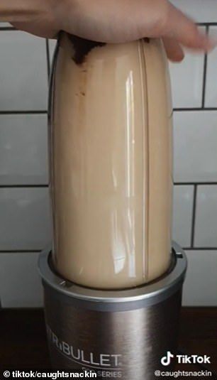 Frappuccino Recipe With Ice Cream, How To Make Coffee Frappe At Home, At Home Frappucino Easy, How To Make Strong Coffee, Instant Coffee Frappuccino, At Home Frappe Recipe, Iced Frappuccino Recipe, How To Make A Mocha Frappe At Home, How To Make A Frappuccino