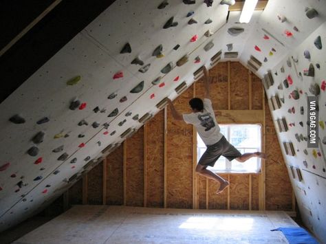 Great way to let the kids exercise inside! Just pad the floor! Attic Design Ideas, Home Climbing Wall, Indoor Climbing Wall, Bouldering Wall, Attic Playroom, Small Attic, Attic Conversion, Indoor Climbing, Rock Climbing Wall