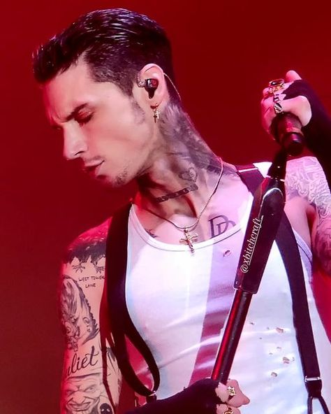 Trinity Of Terror Tour, Trinity Of Terror, Pose Study, Juliet Simms, Bride Quotes, Andy Sixx, Chris Motionless, Andy Black, Instagram B