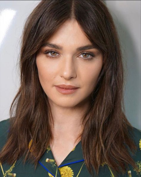 Rachel Weisz Hair, Rachael Weisz, Dark Autumn, Midlength Haircuts, Hair Bangs, Rachel Weisz, Coven, Westminster, Hairstyles With Bangs