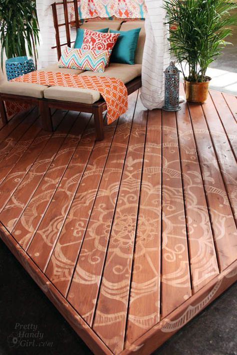 How to paint a beautiful tattoo pattern on a deck from Pretty Handy Girl Giant Mandala, Laying Decking, Deck Paint, Dekorasi Kamar Tidur, Beautiful Tattoo, Diy Deck, Building A Deck, Outdoor Deck, Tattoo Pattern