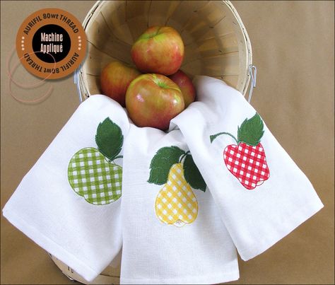 Christmas Day Games, Applique Towels, Fruit Embroidery, Kitchen Sewing, Fruit Machine, Fruit Kitchen, Get Ready For Christmas, Mug Rug Patterns, Lace Pillow