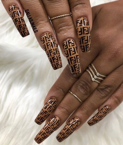 Fendi nails Fendi Nails, Versace Nails, Designer Nails, Black Nail, Marble Nails, Hot Nails, Nails Summer, Nails Toes, Nails Done