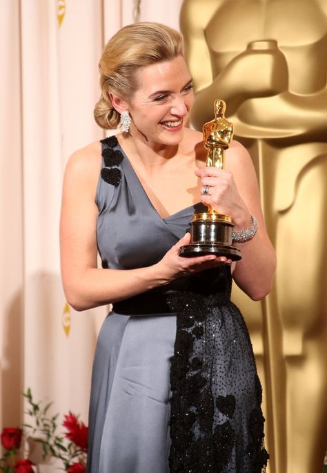 Leo Dicaprio Kate Winslet, Kate Winslet Oscar, Oscar Speech, Best Actress Oscar, Patricia Arquette, Best Actress Award, She's A Lady, Academy Award Winners, Oscar Winners