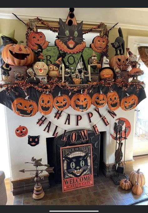 Rings Aesthetic Vintage, Halloween Mantle, Halloween Mantel, Rings Aesthetic, Ring Bands, Vintage Halloween Decorations, Halloween Vibes, Halloween Porch, Halloween Displays