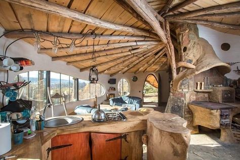 Cob House Interior, Cob Cottage, Cob House Plans, Houses In Poland, Unusual Houses, Hobbit Houses, Casa Hobbit, Earthship Home, Mud House