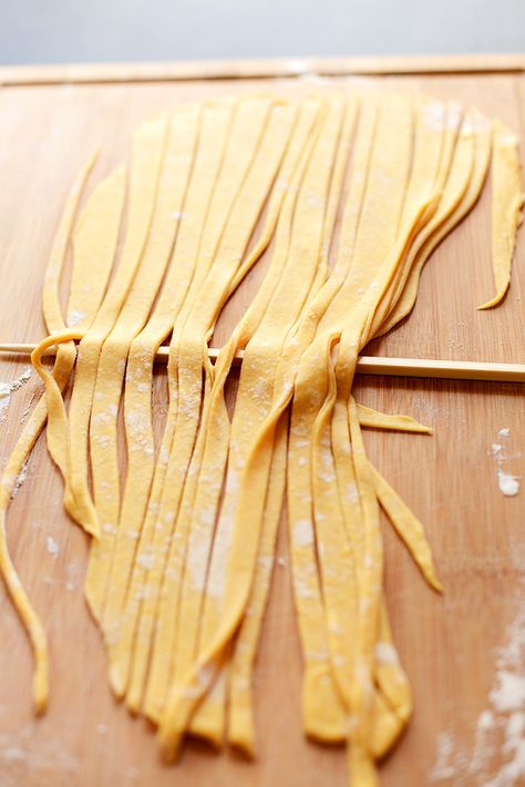 Paleo Noodles, Pumpkin Noodles, Pasta Homemade, Pasta Making, Pumpkin Pasta, Fresh Pumpkin, Minimalist Baker, Homemade Noodles, Making Pasta