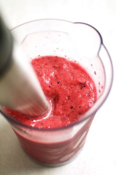 10 Ways to Use Your Immersion Blender - Your hand blender is one of the handiest tools in your kitchen! Here are 10 creative ways to use your stick blender for simple, creative recipes. Immersion Blender Recipes, Amazing Smoothies, Blender Recipe, Blender Smoothie, Best Smoothie, Immersion Blender, Recetas Keto, Smoothie Blender, Blender Recipes