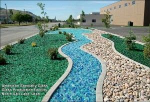 Page contains landscaping glass gallery which shows some of the ways the landscaping glass can be used. Front Yard Walkway, Landscape Glass, Walkway Landscaping, Walkway Design, Pathway Landscaping, Walkways Paths, Rock Garden Landscaping, Garden Elements, Front Yard Garden