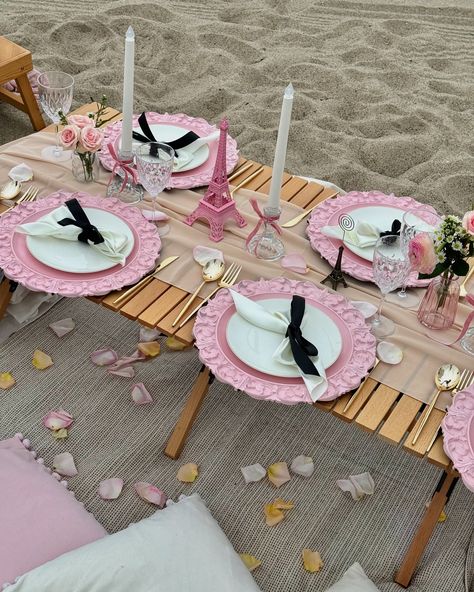 Picnic for your Bestie Birthday on the beach 🪩🩷 Do you want the same picnic? 🍰 Write to us on Instagram @amore.more.events #luxurypicnic Luxurious Picnic Ideas, Birthday On The Beach, Paris Picnic, Blue Picnic, Luxury Picnic, Disney Princess Birthday Party, Picnic Theme, Beach Birthday Party, Bestie Birthday