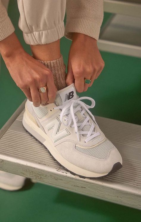 White New Balance Shoes, White New Balance, Fashion White, Running Trainers, Trainer Sneakers, Athletic Men, New Balance Shoes, Athletic Wear, Sneaker Shopping