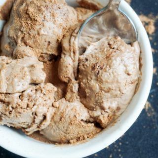 Keto Chocolate Ice Cream Recipe - No Ice Cream Maker! - KetoConnect Easy Low Carb Meals, Keto Birthday Cake, Chocolate Gelato, Almond Butter Chocolate, Low Carb Meals, Low Carb Ice Cream, Meals Ideas, Protein Ice Cream, Keto Ice Cream