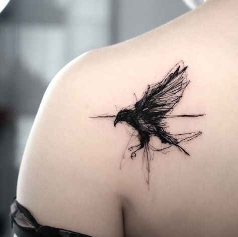 Neck And Shoulder Tattoos, Shoulder Tattoos For Females, Black Crow Tattoos, Tatuaje Trash Polka, Rabe Tattoo, Gotik Tattoo, Crow Tattoo Design, Black Bird Tattoo, Tattoo Artist Tattoo