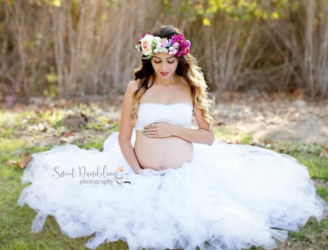 Maternity photography, tutu Easter Maternity Photoshoot, Maternity Tutu, Maternity Studio Photoshoot, Fox Photos, Maternity Photoshoot Outfits, Maternity Studio, Maternity Inspiration, Maternity Dresses For Photoshoot, Maternity Photography Poses