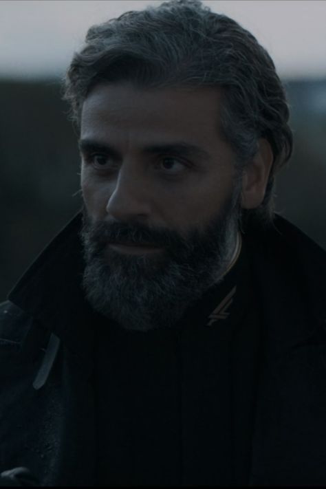 Oscar Isaac as Leto I. Atreides in Dune (2021) #dune #movie #scifi #actor #man Duke Leto Atreides, Leto Atreides, Dune Movie, Dune 2021, William Moseley, Denis Villeneuve, History Professor, Frank Herbert, Science Fiction Novels