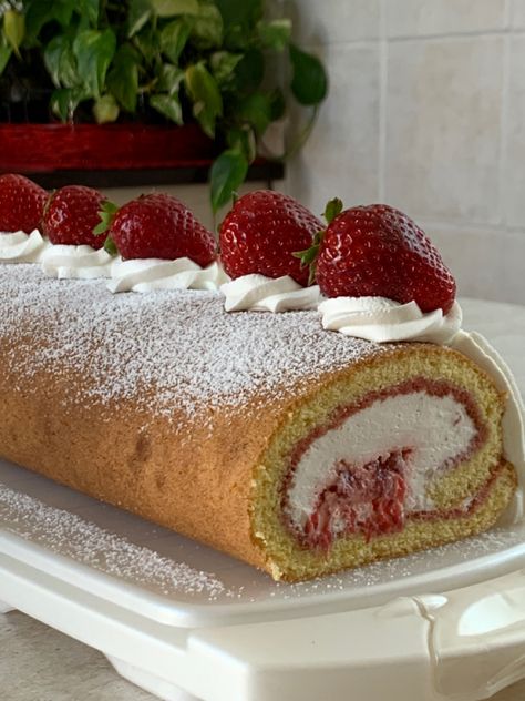 Swiss Rolls Aesthetic, Swiss Roll Cake Aesthetic, Swiss Roll Aesthetic, Strawberry Swiss Roll, Ice Cream Muffins, Lazy Cake, Strawberry Roll Cake, Swiss Roll Cake, Tree Tattoos