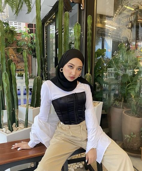 Hijabi Y2k, Hijabi Summer Outfits, Outfit Muslim, Outfits Muslim, Corset Top Outfit, Summer Outfits Y2k, Fashion Corset, Hijabi Fits, Modest Dresses Fashion