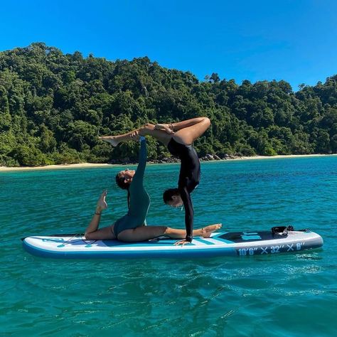 Yoga Jokes, Yoga Pose Ideas, Paddle Boarding Pictures, Inflatable Sup Board, Paddle Board Yoga, Surf Aesthetic, Sup Stand Up Paddle, Water Photo, Sup Board