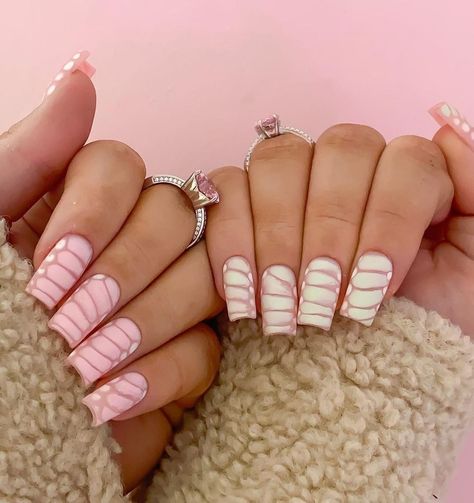 Nail Ideas on Instagram: “Choose your favorite 💅 Nail Artists: @beautybyelee - Follow @nailsturf for more beautiful nails 💅 - #youngnails #chromenails…” Pink Snake Skin Nails, Pink Snake Nails, Snake Skin Nails, Cute Snake, Pink Snake, Young Nails, Skin Nails, Chrome Nails, Best Acrylic Nails