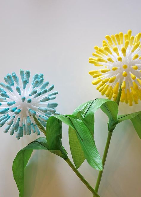 How to Make Q-Tip Flowers – Factory Direct Craft Blog Flower Wall Hanging Decor, Paper Crafts Ideas, Room Hanging Decor, Diy Paper Wall Hanging, Spring Flower Crafts, Spring Arts And Crafts, Flower Crafts Kids, Straw Crafts, April Crafts