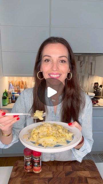 Stella Drivas 🇬🇷🇺🇸 on Instagram: "This BAKED CABBAGE ALFREDO is so simple to make and delivers on all the good flavors @danosseasoning #danospartner #flavorthemoment #AD   Full recipe is on my site: https://hungryhappens.net/easy-baked-cabbage-alfredo/  💙Stella" Baked Cabbage Alfredo, Cabbage Alfredo, Stella Drivas, Lite Meals, Hungry Happens, Coleslaw Recipe Easy, Baked Cabbage, Prep Meals, Instagram Recipes