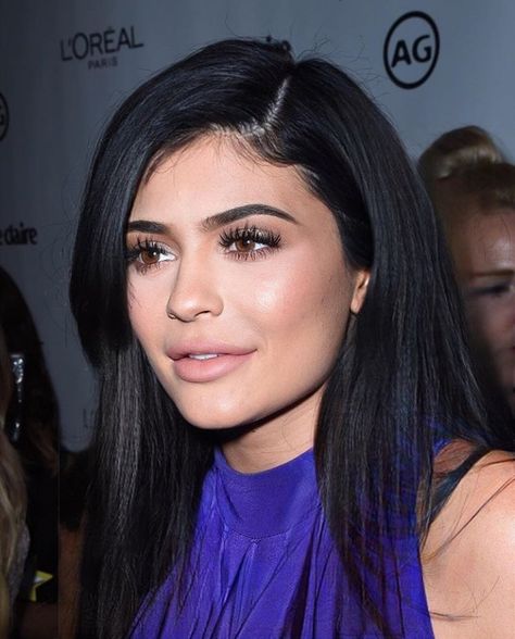 Kylie Jenner Black Hair, Kylie Jenner Sister, Kylie Jenner Makeup Look, Kylie Jenner Black, Kylie Jenner Blonde, Kylie Jenner Hair, Black Hair Aesthetic, Kylie Makeup, Kylie Jenner Pictures