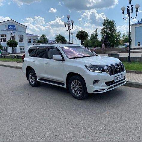 Pin de IVAN KOVSH en Toyota Land Cruiser Prado en 2022 | Camionetas toyota, Toyota, Camionetas Aesthetic Cars Wallpaper, Aesthetic Sports, Luxury Car Garage, Luxury Lifestyle Aesthetic, Black Cars, Toyota Suv, Circle Borders, Lexus Gx, Luxury Car Interior