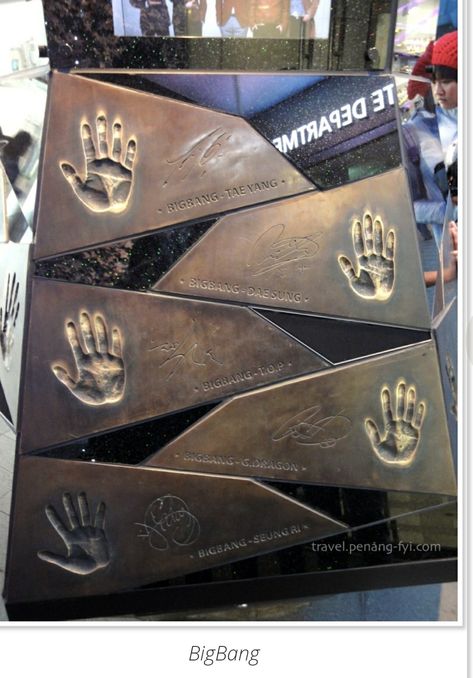 Big Bang handprints @ Lotte Town Star Avenue, Lotte World, Lotte Duty Free 240, Olympic-ro, Jamsil-dong, Songpa-gu, Seoul Big Bang Kpop, Korean Hiphop, Winner Yg, Vip Bigbang, Gd Bigbang, Lotte World, Top Bigbang, Black And White Picture Wall, Ji Yong