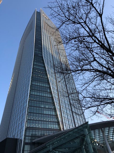 High Rise Office, Male Angels, Chicago Pictures, Building Aesthetic, High Building, Amazing Places On Earth, Urban Architecture, Building Facade, Facades